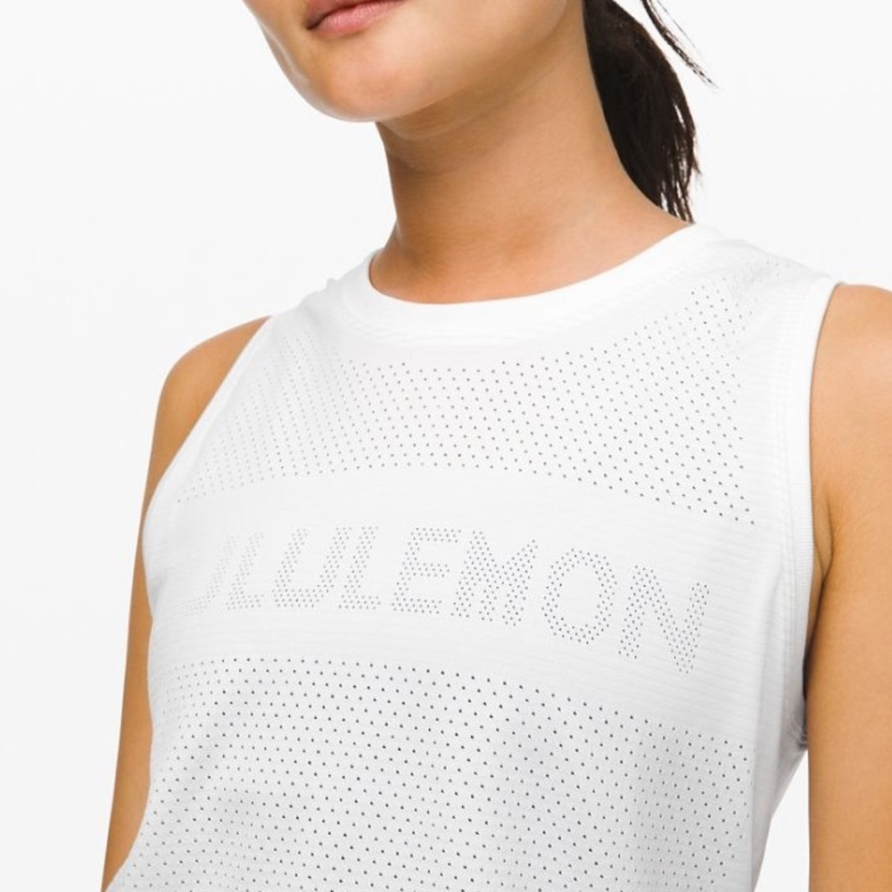 Lululemon Breathe By Muscle Crop Tank *logo* Size6